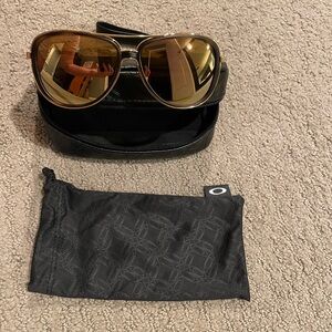 Oakley aviator sunglasses